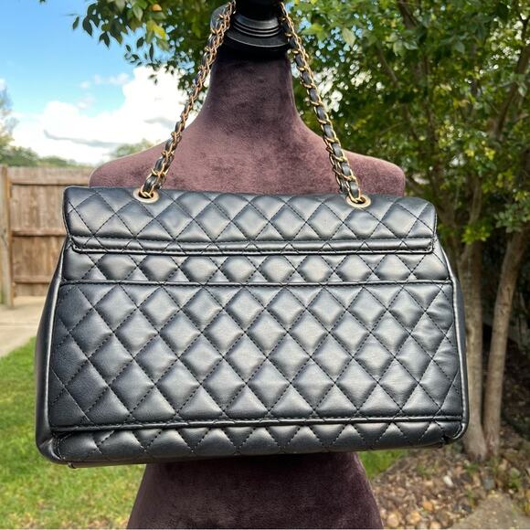 * Badgley Mischka * Quilted Messenger Bag - Picture 3 of 10